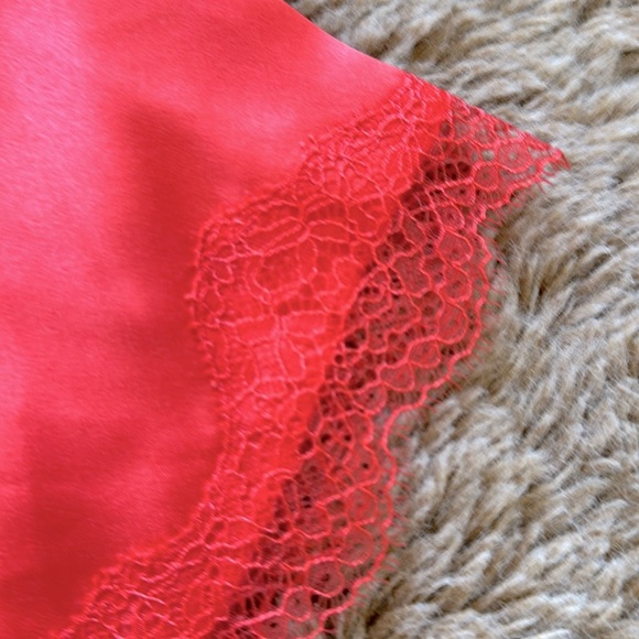 VS Hot Pink Silky Robe - Picture 3 of 6